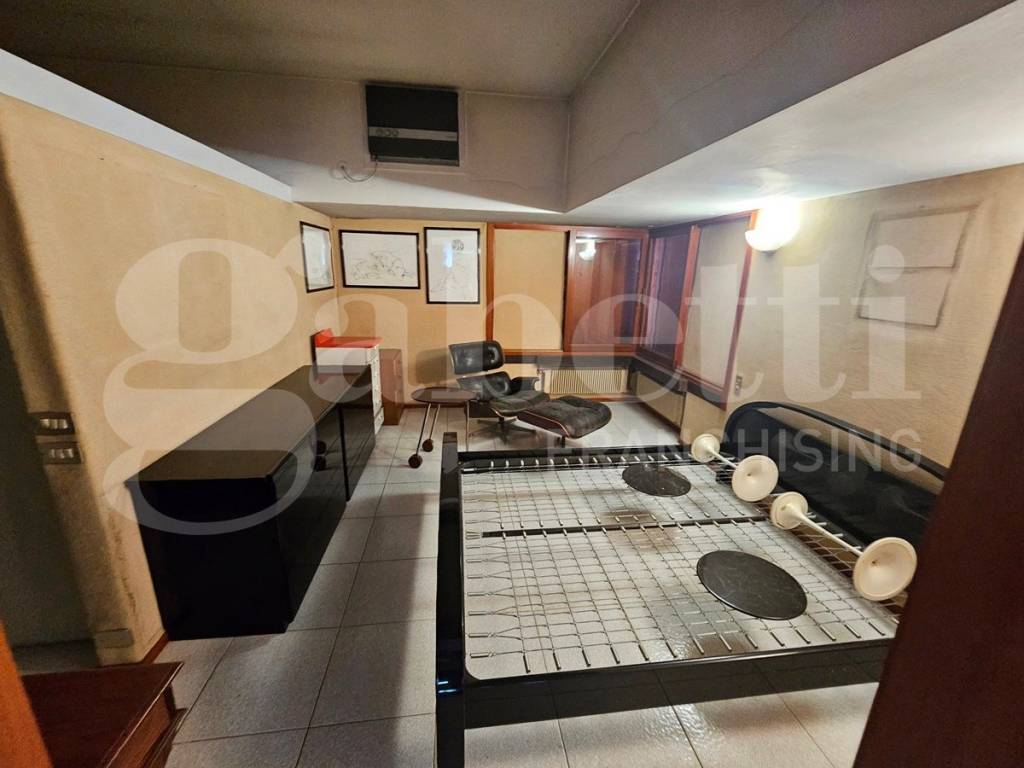 Vendita Villa unifamiliare in via Rossini, 19 Rovato. Da ristrutturare,  posto auto, 367 m², rif. 122036292