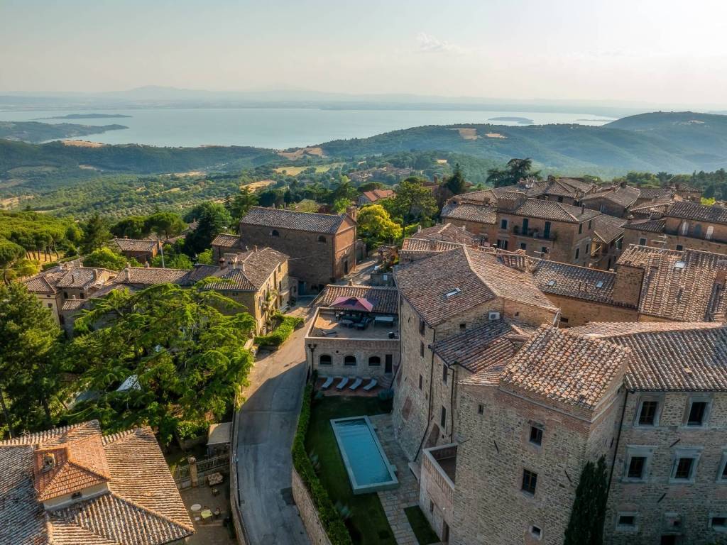 Palazzo - Edificio via Rigone, Passignano sul Trasimeno, Rif. 122039278 ...