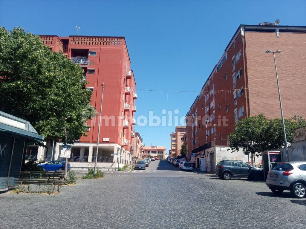 Trilocale via Michele Barbi 10, Casal Bernocchi, Roma