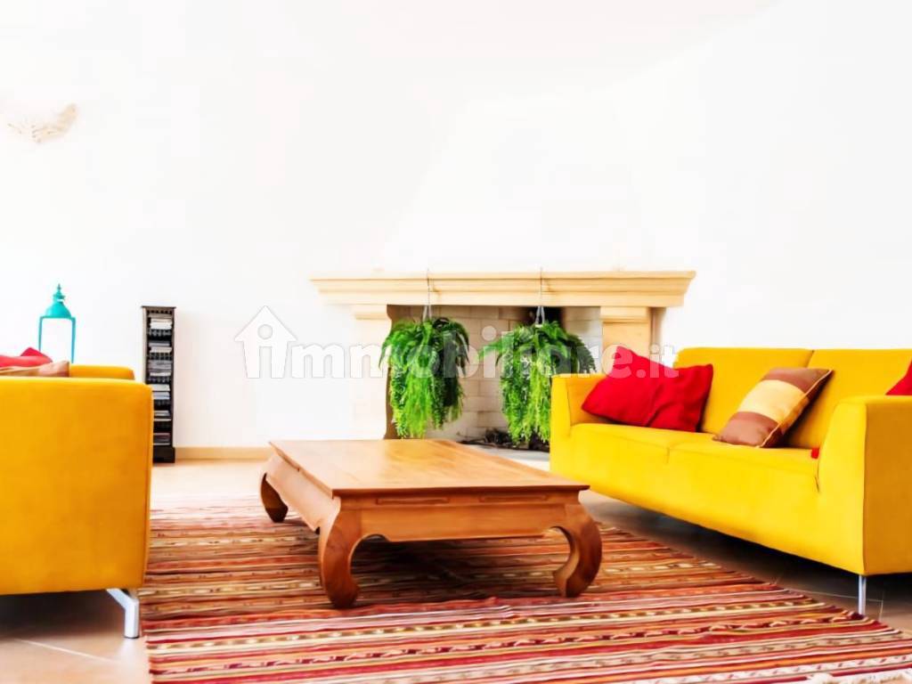 Salone