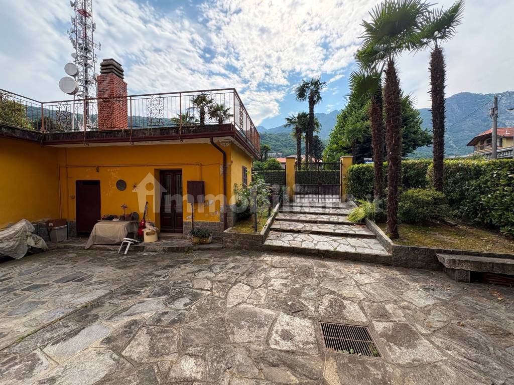 Vendita Villa unifamiliare in via Partigiani Baveno. Buono stato, posto ...