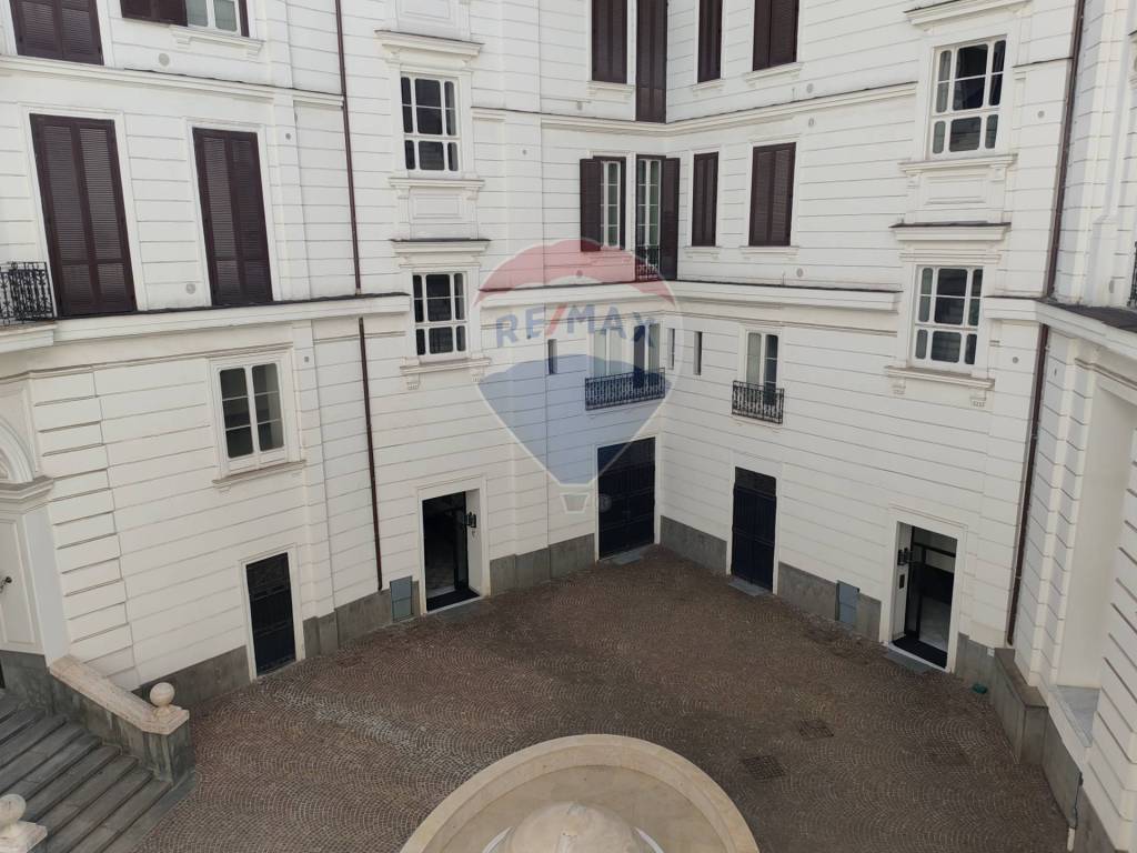Vendita Appartamento Napoli. Trilocale in piazza Nicola Amore 02 ...