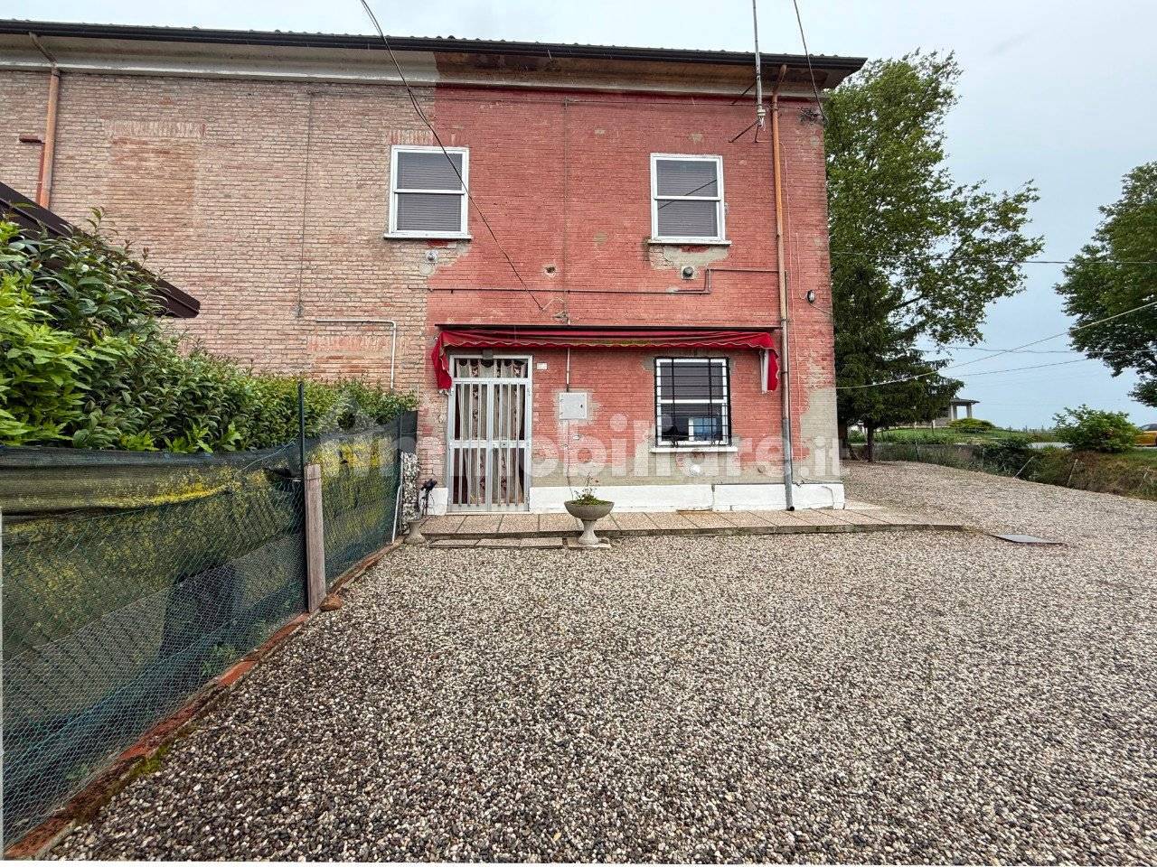 Villa in vendita a Tresignana