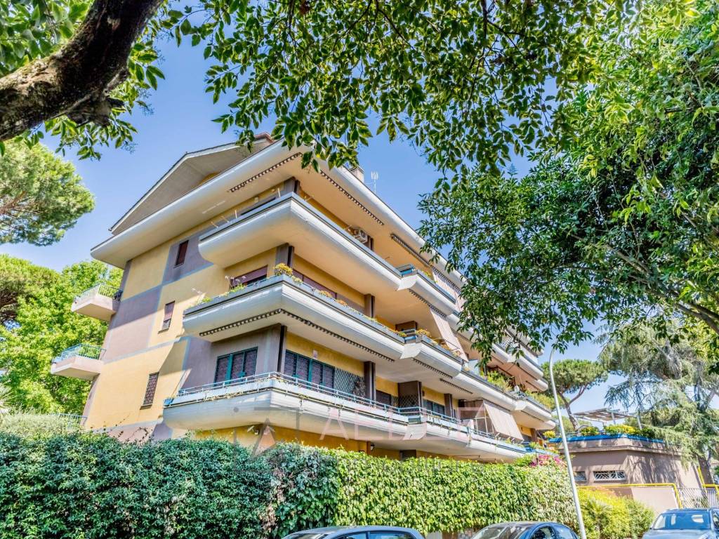 Bilocale via Aristarco di Samotracia, Axa, Roma