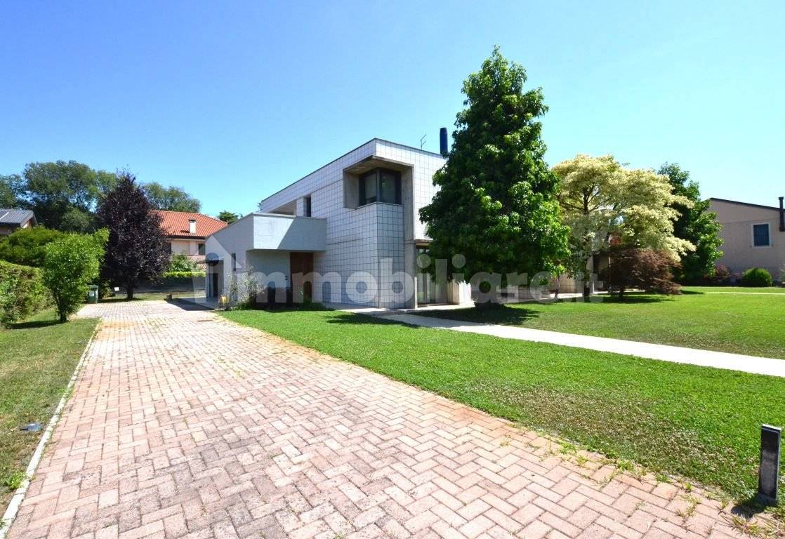 Villa in vendita a Selvazzano Dentro