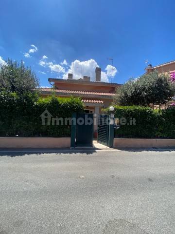 Villetta a schiera in vendita a Roma