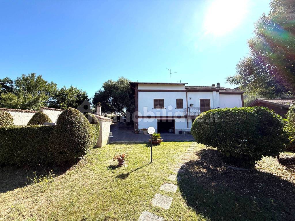 Vendita Villa unifamiliare in vicolo della Fontana Corvia Roma. Buono ...