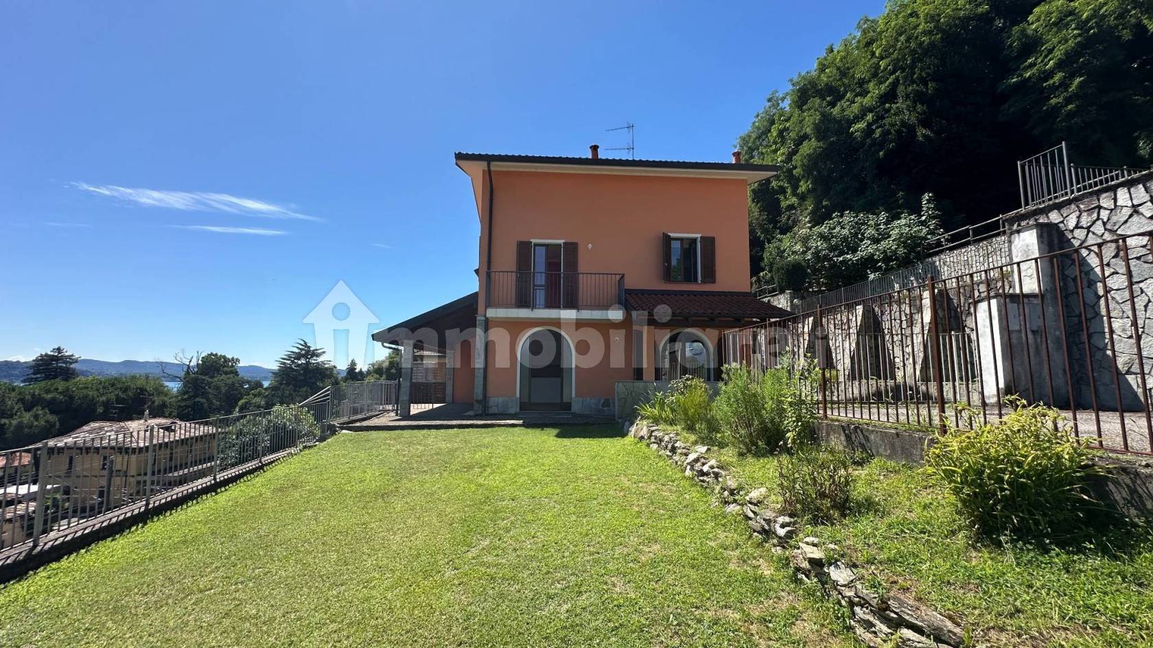 Villa in vendita a Belgirate