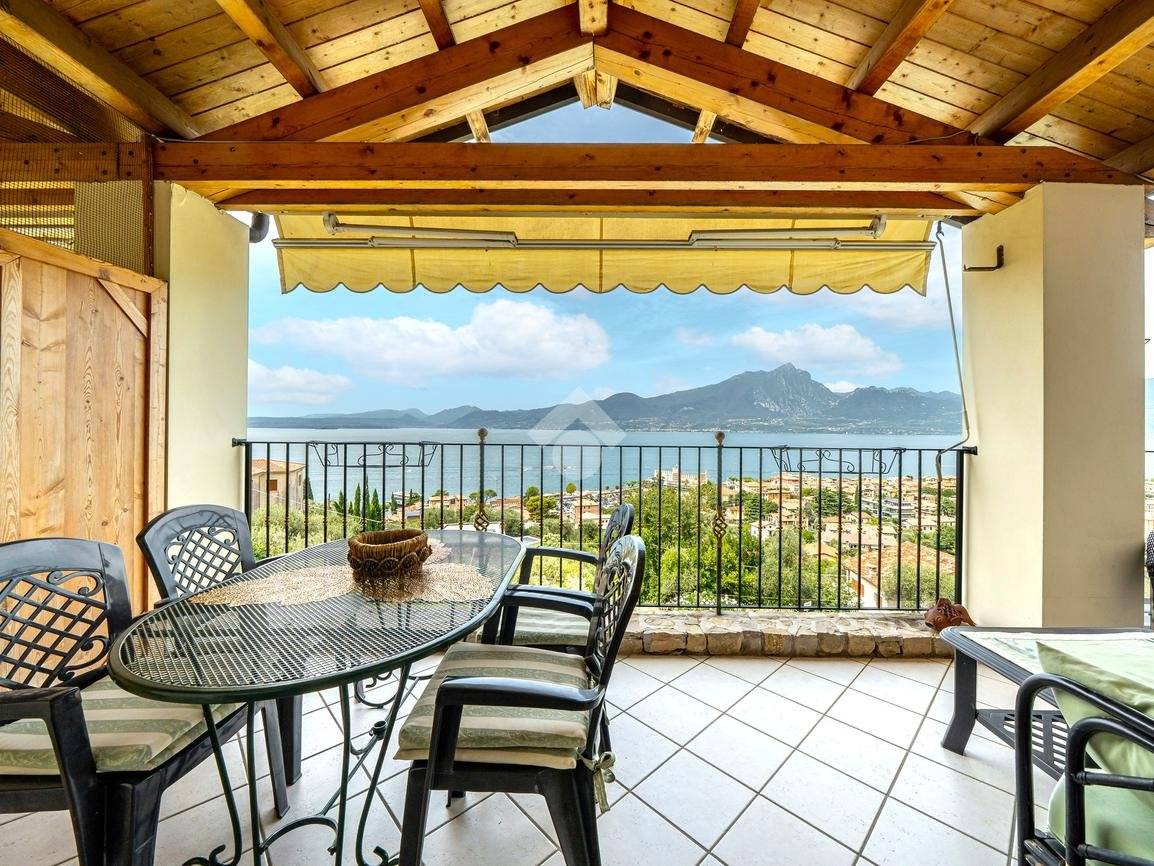 Appartamento in vendita a Torri del Benaco