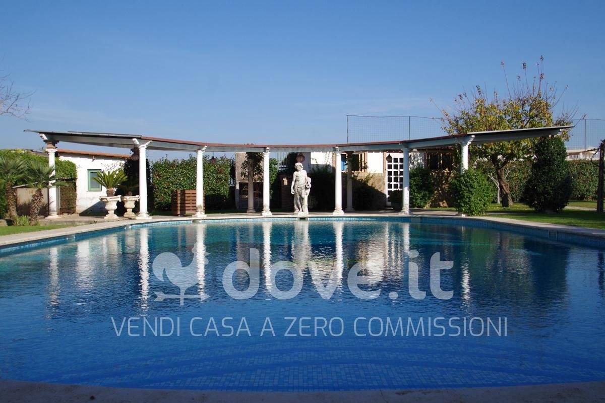 Palazzo - Edificio in vendita a Roma