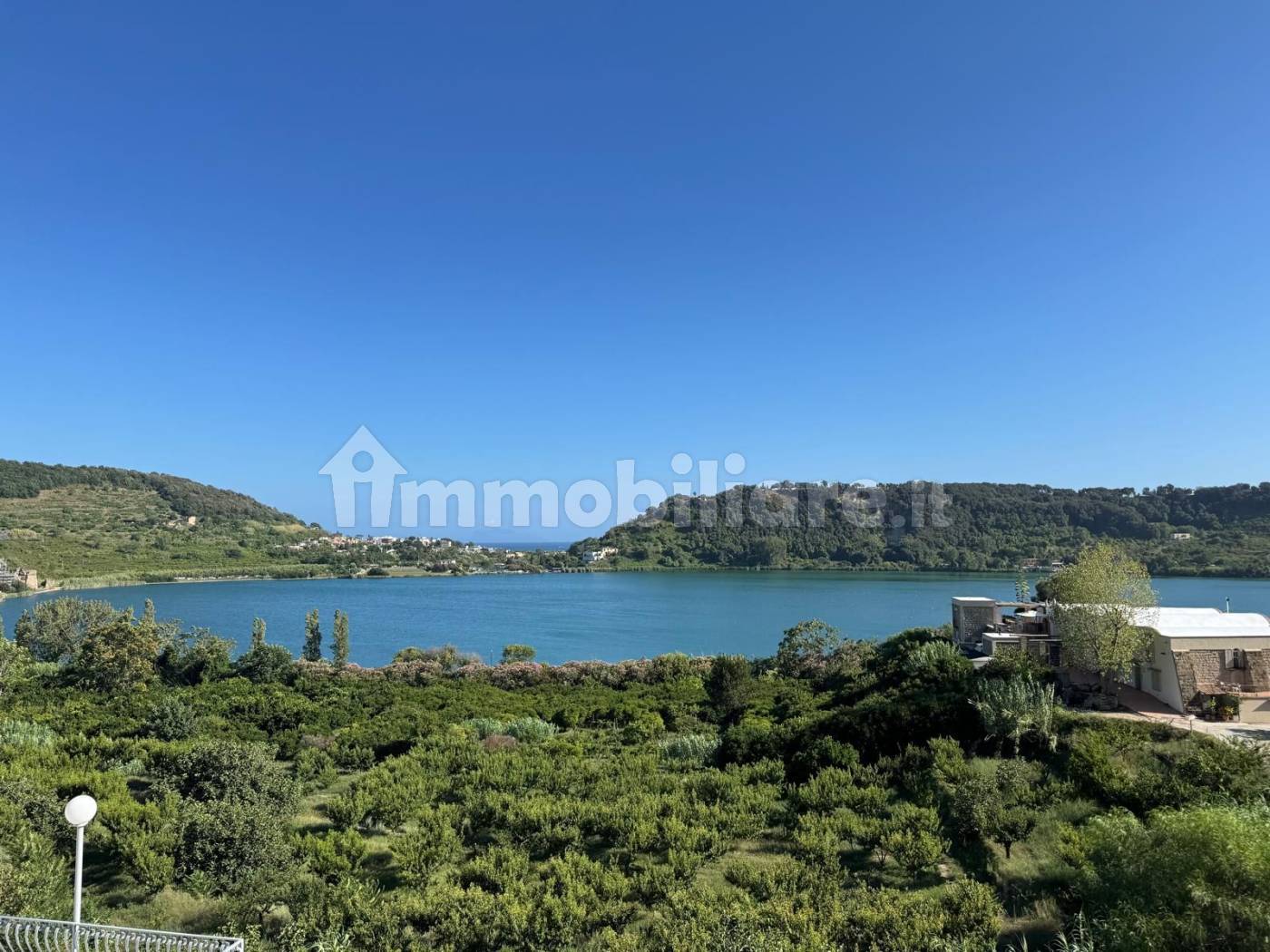 Panoramatická vila s bazénem a velkými terasami v Pozzuoli - 2