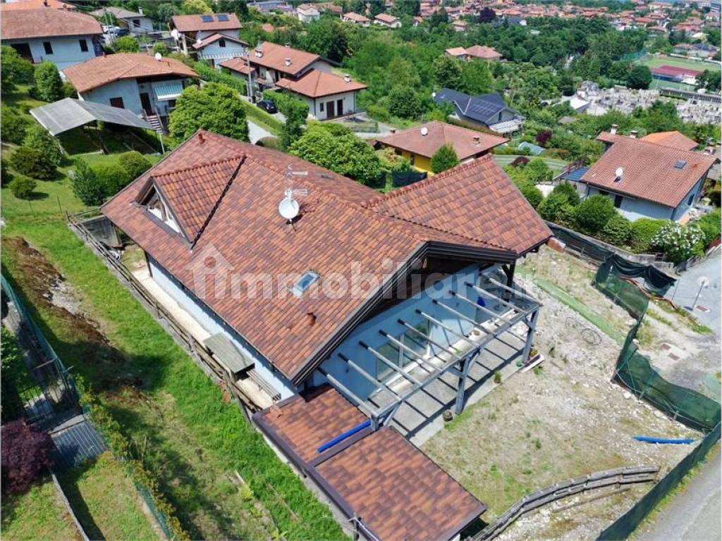 Vendita Villa unifamiliare Baveno. Buono stato, posto auto, con ...