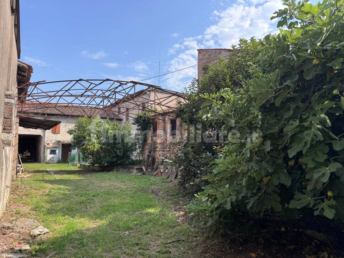 Rustico - Casale in vendita a Zevio