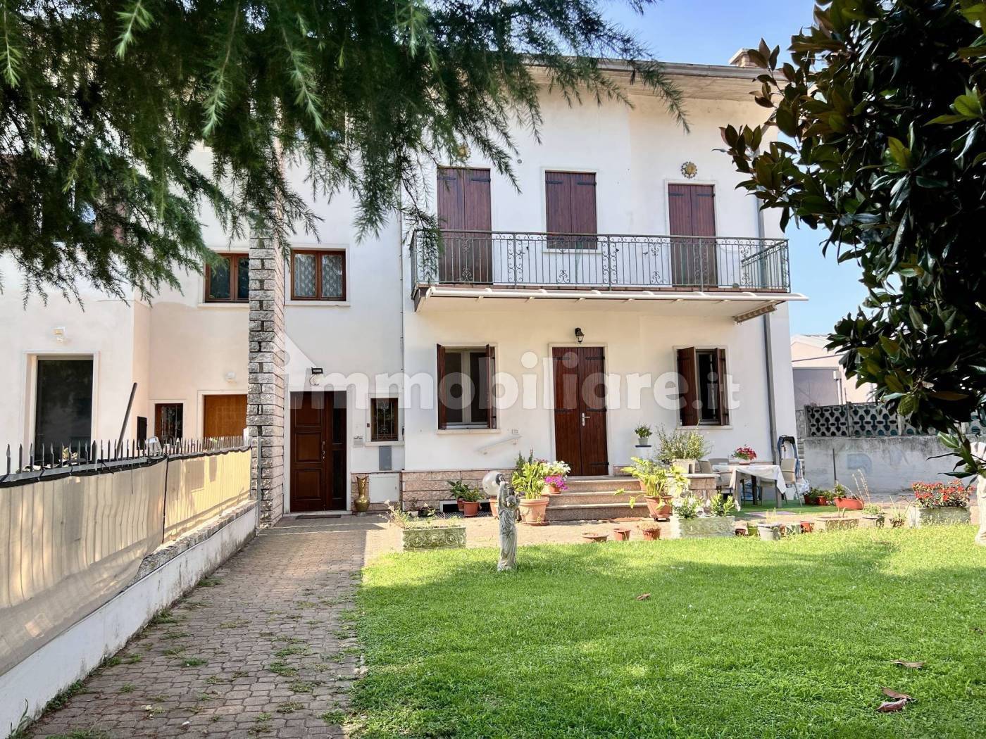 Villa in vendita a Villafranca di Verona