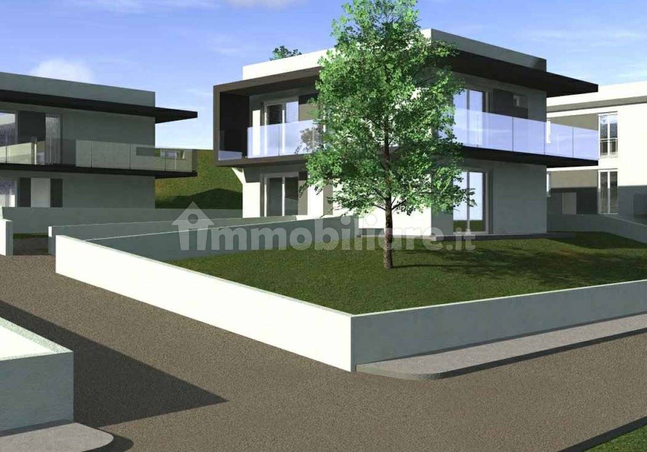 Villa in vendita a Peschiera del Garda