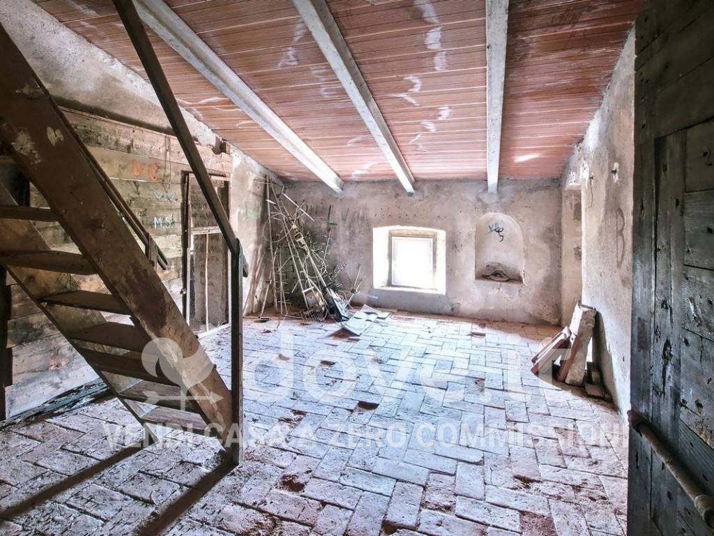 Stanza non arredata