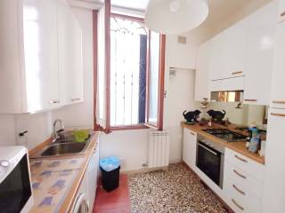 3-room flat Cannaregio 6005, Santi Apostoli - San Canciano, Venice