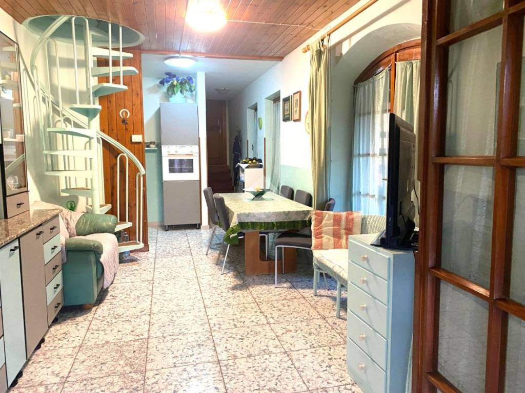 Salone