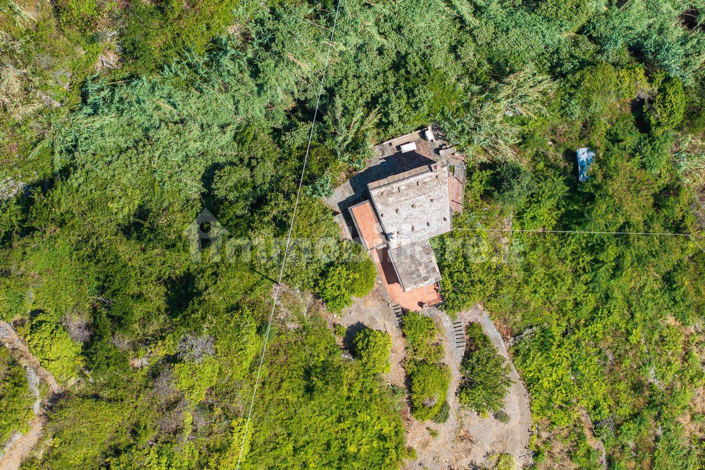 Statek s výhledem na moře a soukromým pozemkem na prodej v Corniglia Vernazza - 3