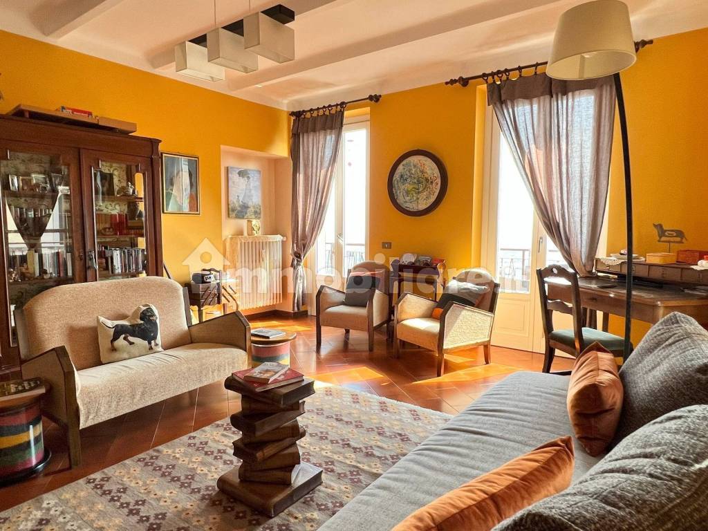 Salone