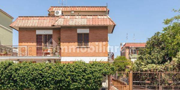 Bilocale via Alessandro Stoppato, Romanina, Roma