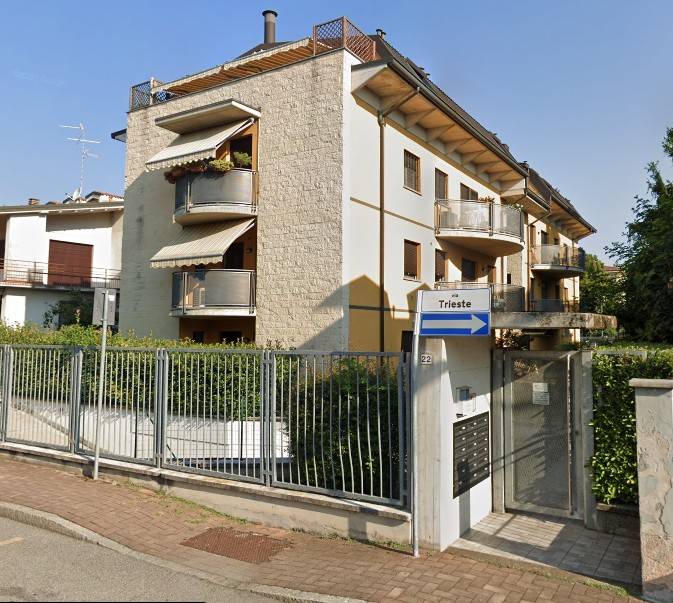 Vendita Appartamento Treviglio. Trilocale in via Trieste. Buono stato ...