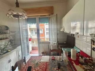Apartment via Pierino Negrotto Cambiaso, Rivarolo, Genoa