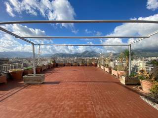 Penthouse via dell'Autonomia Siciliana, Montepellegrino, Palermo