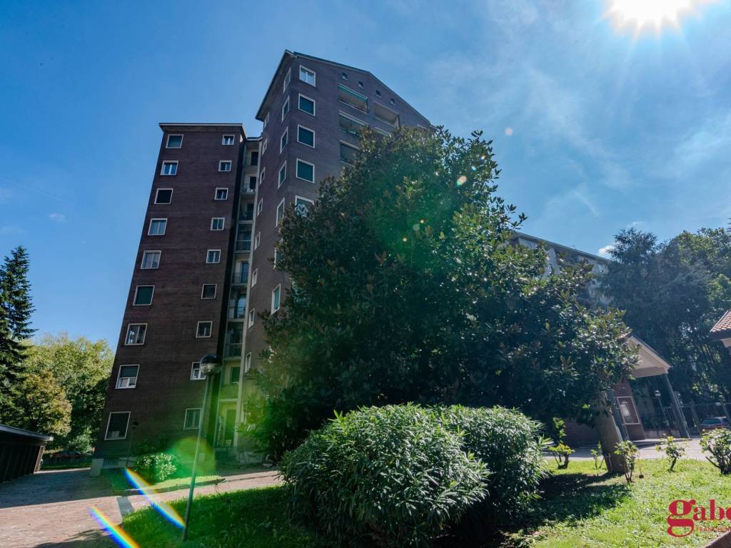 Trilocale via Leopoldo Marchetti 1, Pezzotti - Meda, Milano