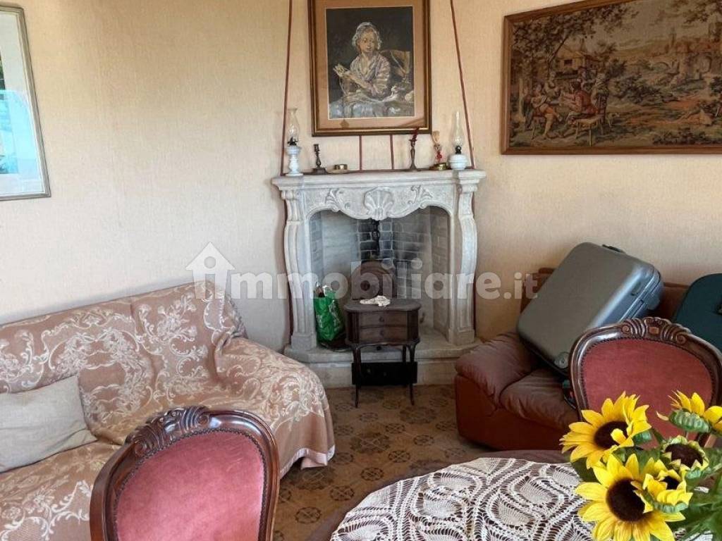 Salone