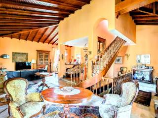 Salone