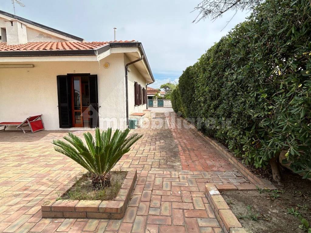 Vendita Villa unifamiliare in via delle Agavi 503 Cellole. Ottimo stato ...