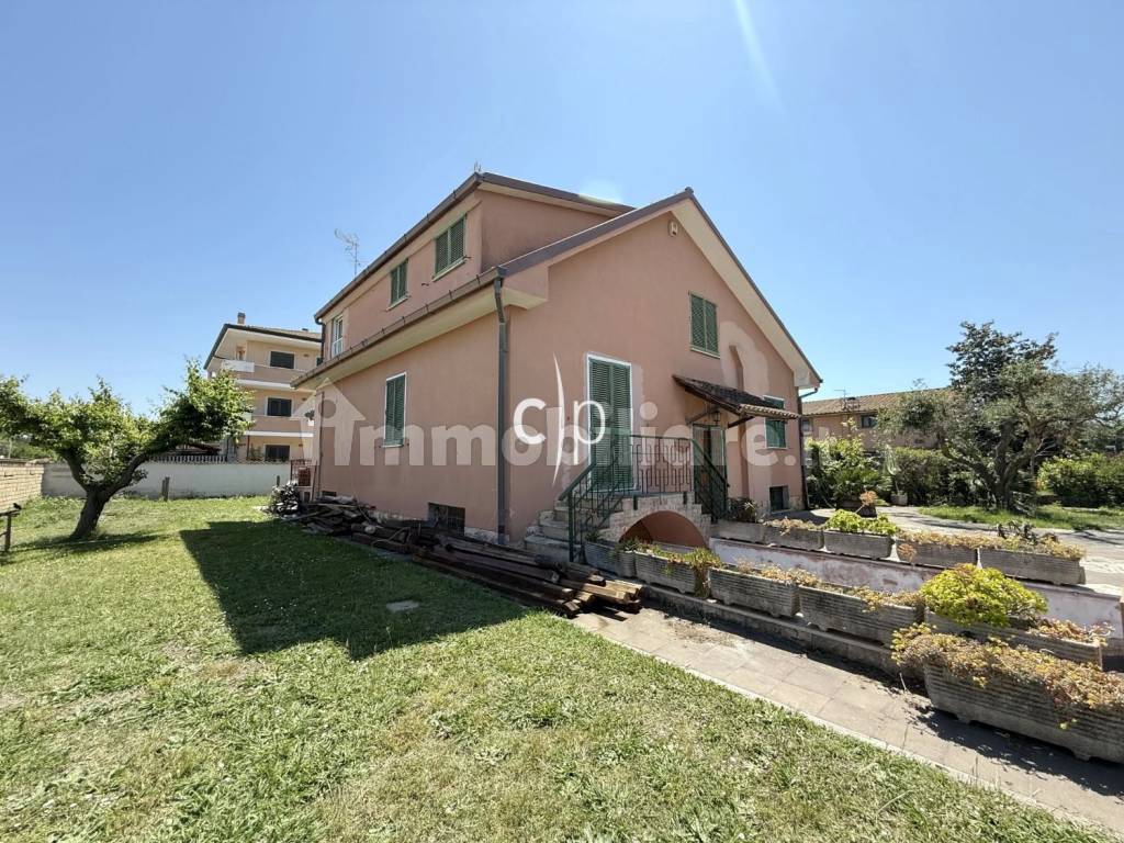 Villa unifamiliare via Ernesto Boezi, Infernetto, Roma