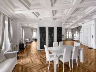 Apartment via Pietro Micca, 15, Piazza Solferino, Turin