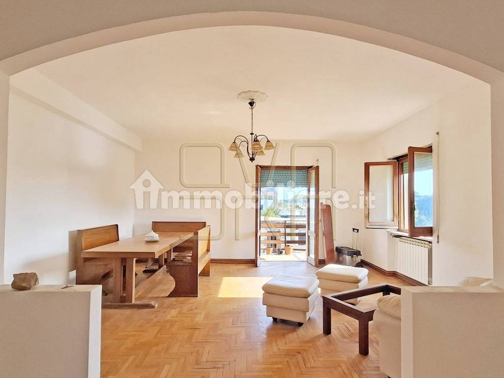 Quadrilocale via Carpi 68, Casal Bernocchi, Roma