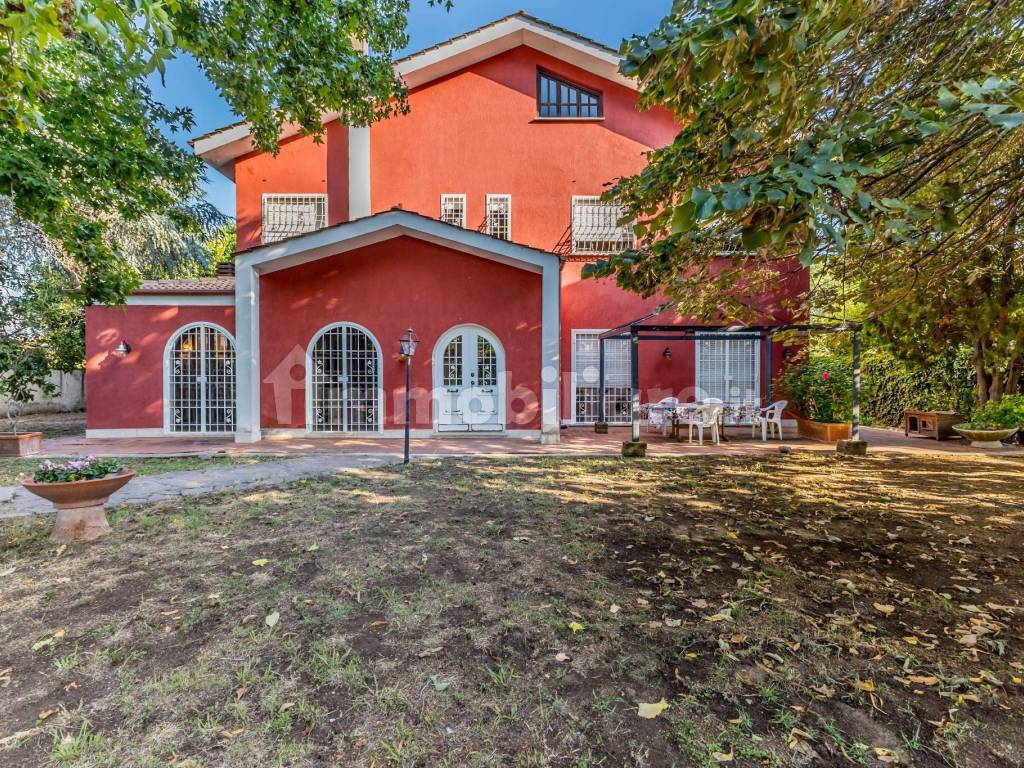 Villa unifamiliare via della Cacciuta, Infernetto, Roma