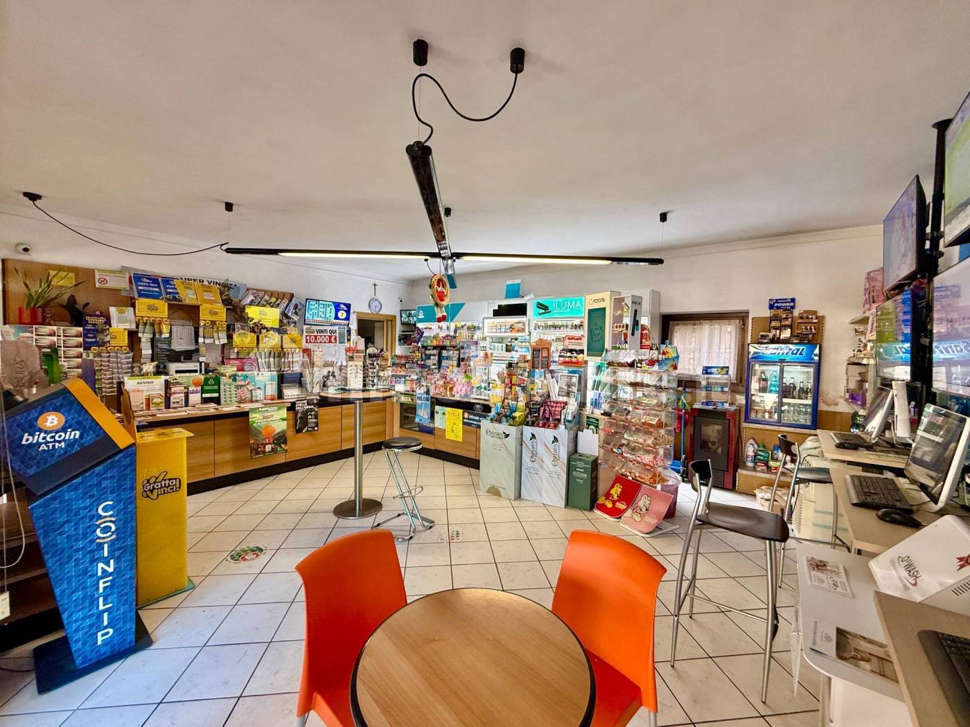 Tabaccheria via Cesare Battisti 5, Corte Franca, Rif. 123351937 -  Immobiliare.it