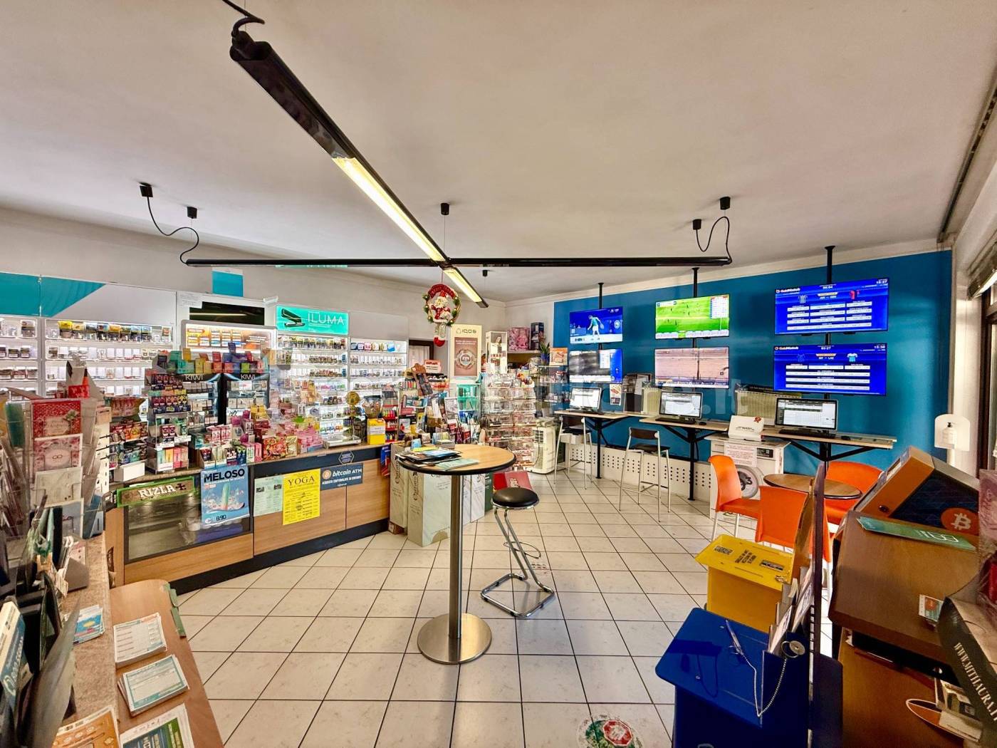 Tabaccheria via Cesare Battisti 5, Corte Franca, Rif. 123351937 -  Immobiliare.it