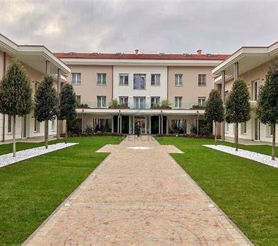 Rustico - Casale in vendita a Verona