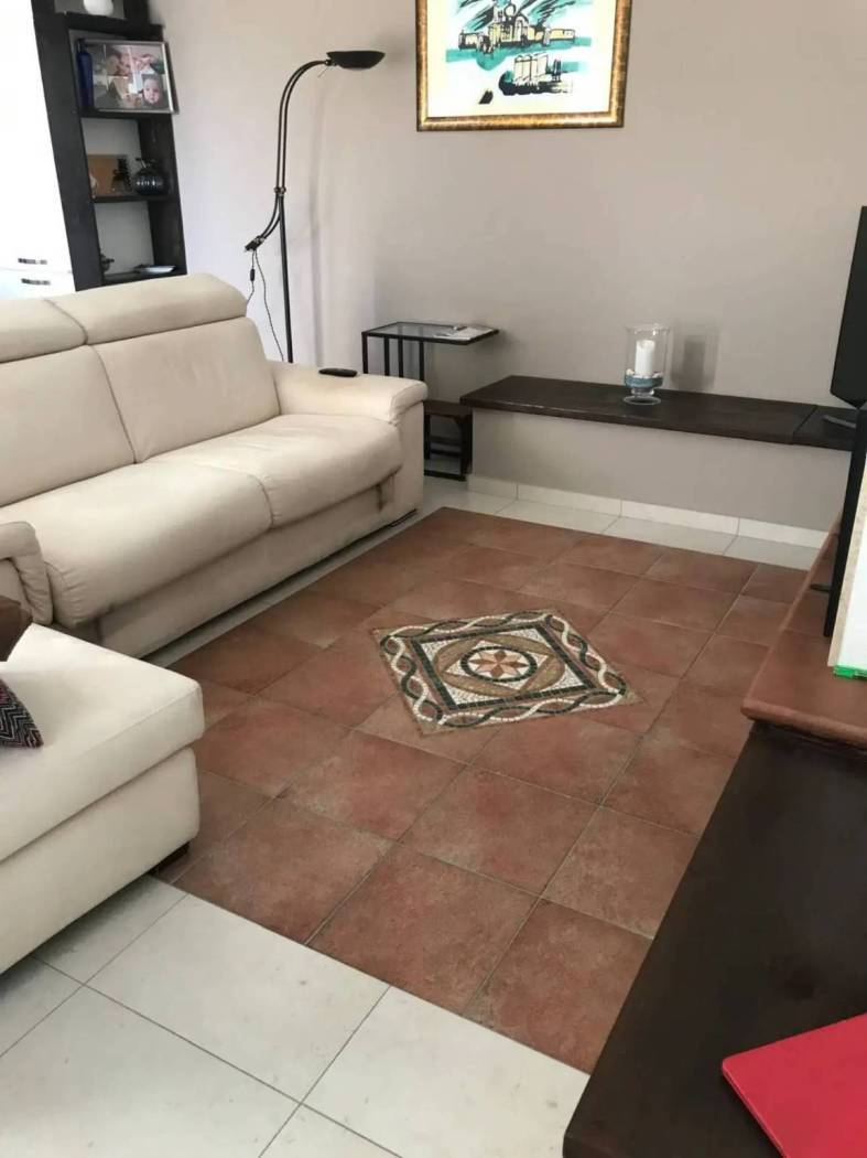 Zrekonstruovaný samostatný statek se zahradou a garáží v Colobraro - 3