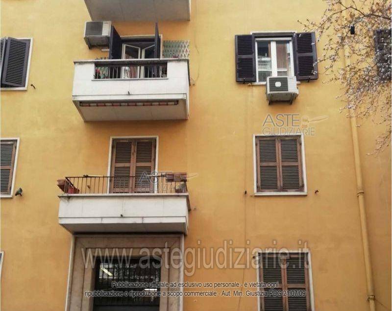 Quadrilocale via Enea 86, Furio Camillo, Roma