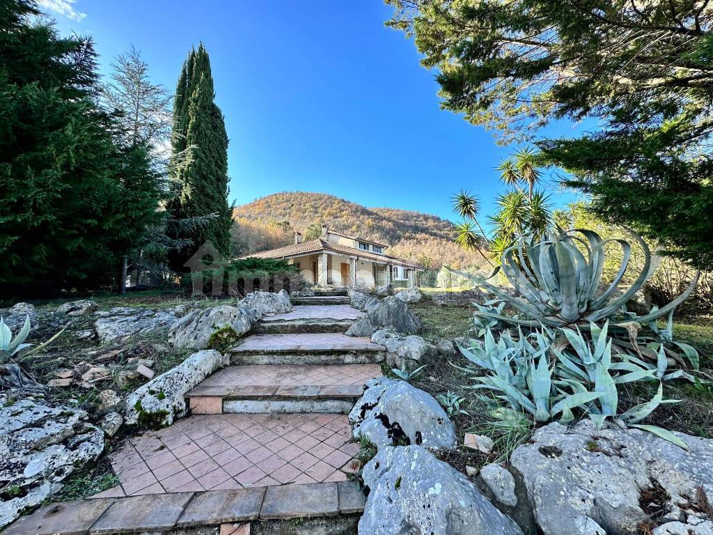 Villa unifamiliare via Castelnuovo Parano, San Giorgio a Liri — foto 2