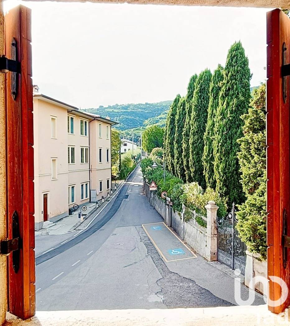 Palazzo - Edificio in vendita a Fumane