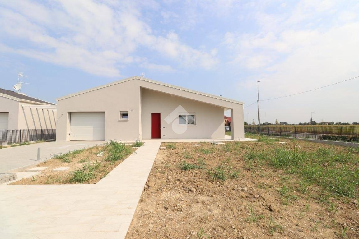 Villa in vendita a Roverbella