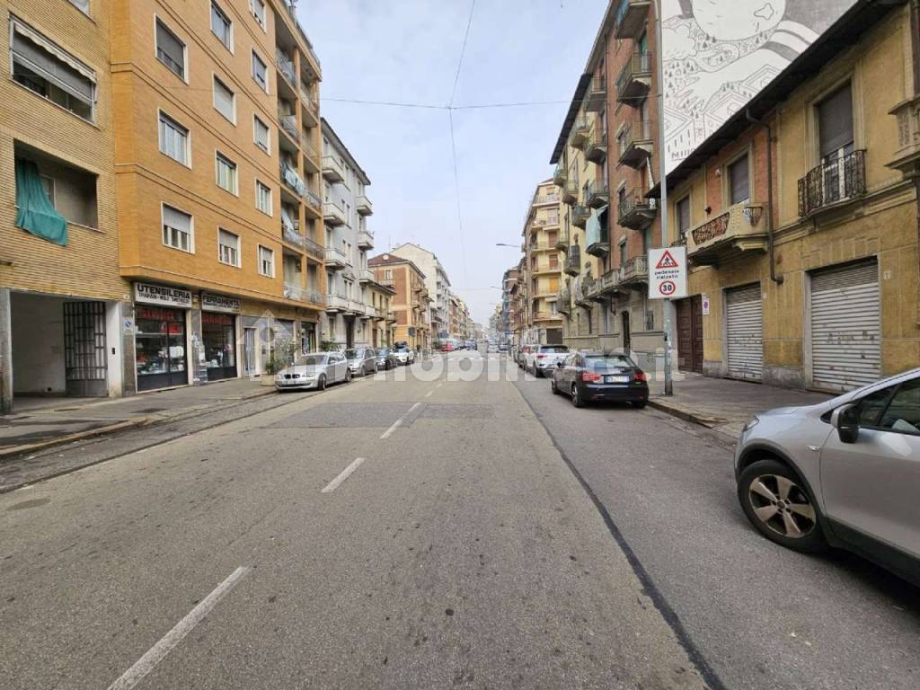 Appartamento in Barriera di Milano, foto 2 di 33