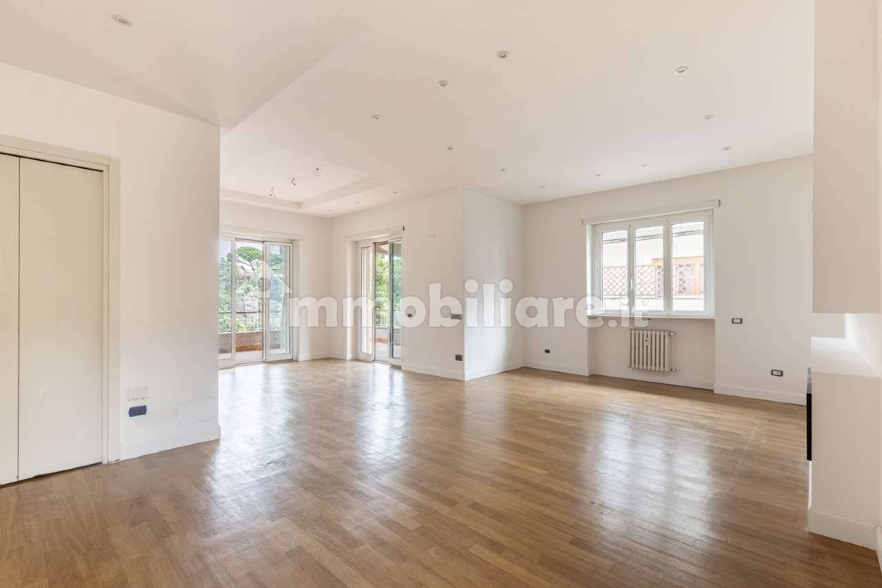 Apartment in Roma