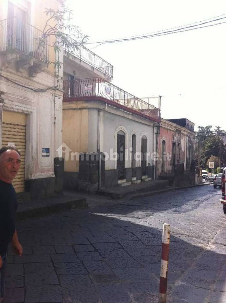 Palazzo - Edificio in vendita a Giarre