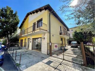 Single-family detached house via Fiordiligi, 27, Borgo Roma, Verona