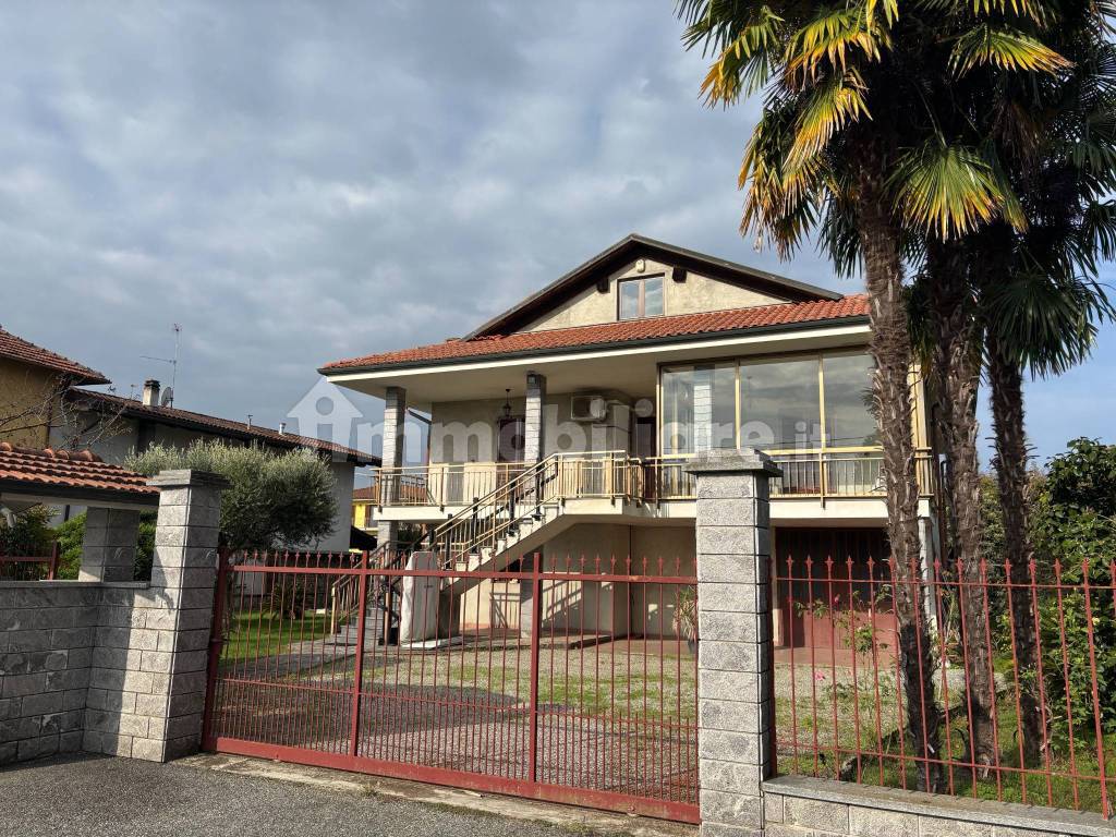 Vendita Villa unifamiliare in via Massaua 14 Cavaglià. Buono stato ...