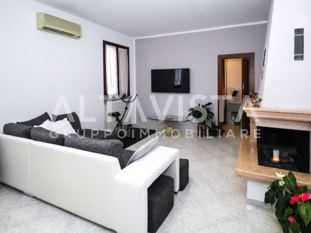 Salone